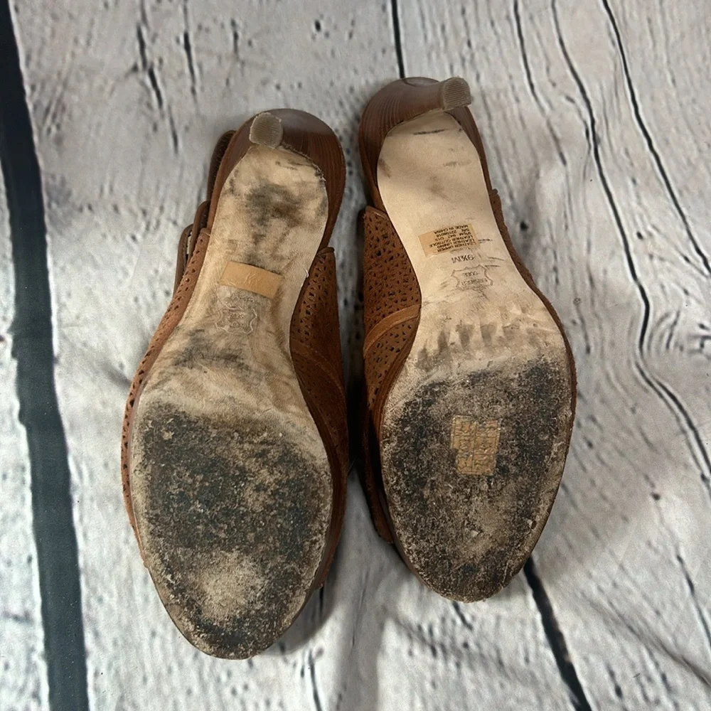 Tory Burch Ellie Heeled Brown Suede Sandals Size 9.5 Great Condition